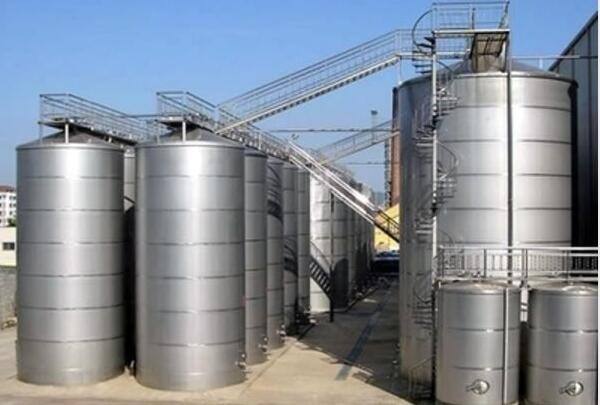 鋼襯塑儲罐和鋼襯膠儲罐的個性化: 鋼襯塑儲罐和鋼襯膠儲罐的個性化: